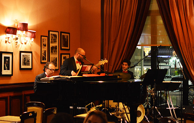 At Le Bar Americain, live jazz starts every evening at 7 p.m. Photo: Theresa Boehl